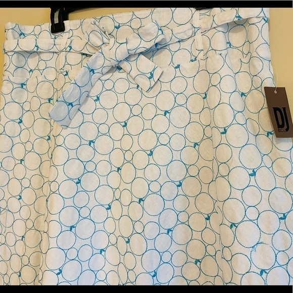 DJ&Co White Linen blend Belted Embroidered Skater Style Skirt Size 16 NWT - Picture 3 of 11
